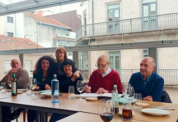 Méndez Ferrín nombrado socio de honra de la  Asociación Évame Oroza